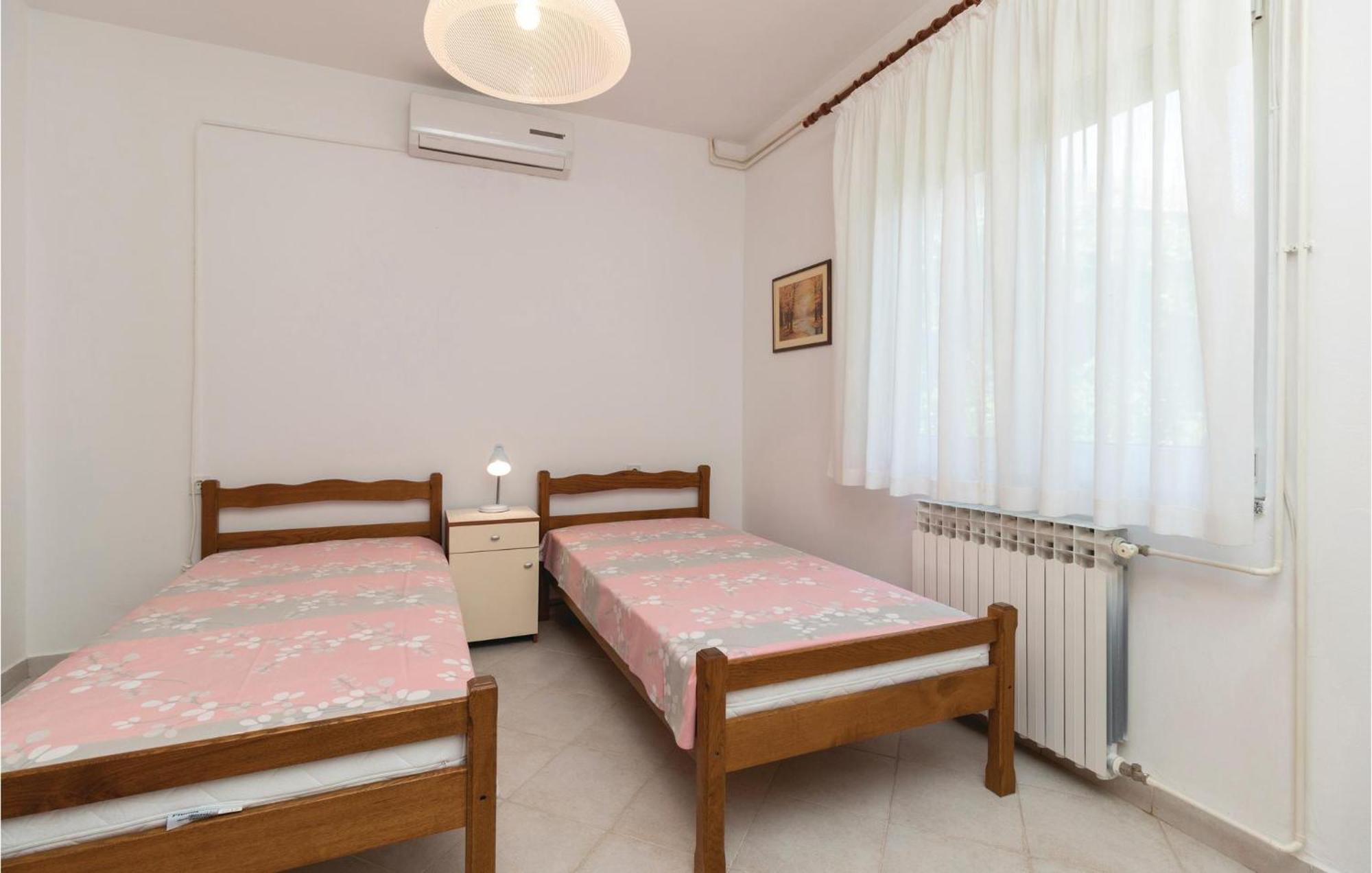 Nice Apartment In Zadar With Kitchen Exterior foto